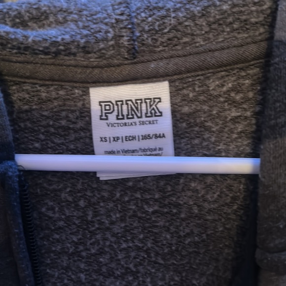 Half zip - Picture 2 of 3